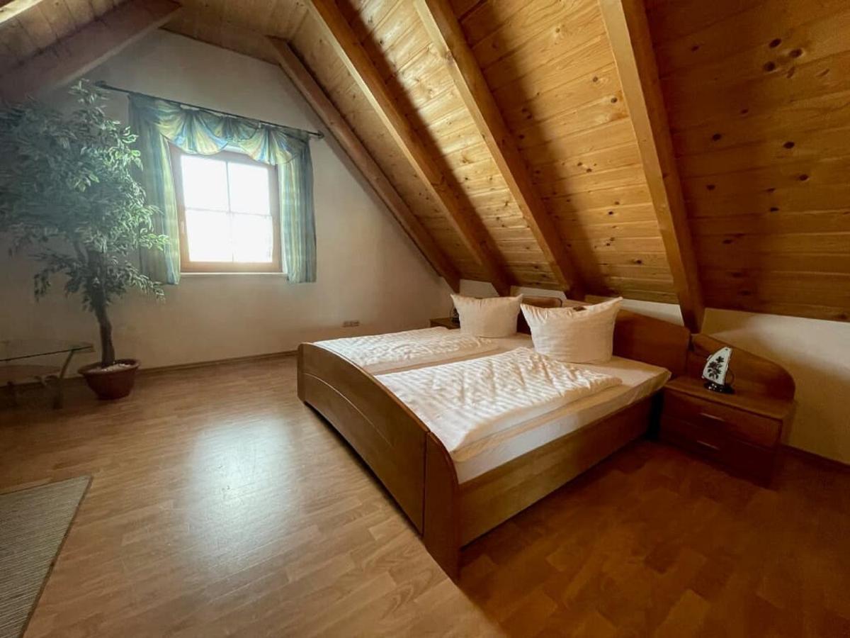 Ferienwohnungen Am Kirchberg Neualbenreuth Εξωτερικό φωτογραφία